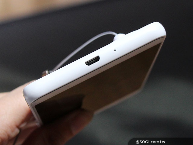 鎖定iPhone6 Plus！華為推雙眼手機榮耀6 Plus