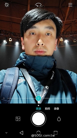 鎖定iPhone6 Plus！華為推雙眼手機榮耀6 Plus