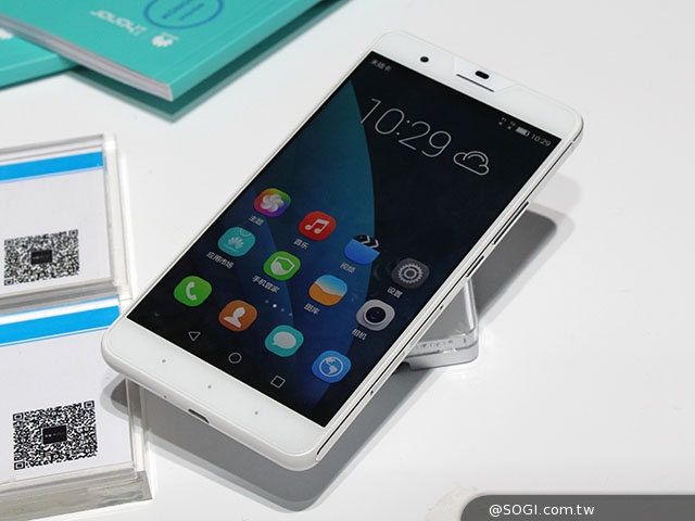 華為榮耀6 Plus雙鏡頭手機發表 暢玩4X、榮耀盒子同步推出