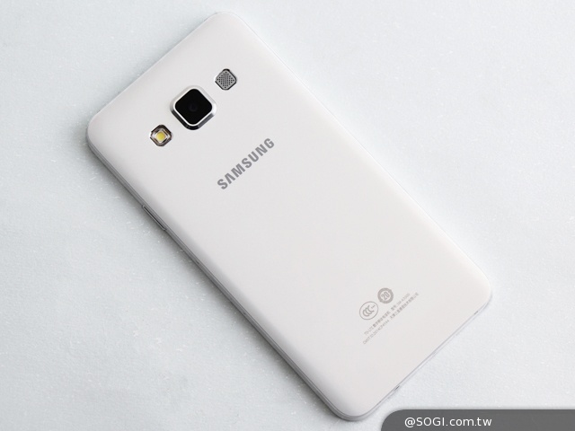 輕薄、金屬、平價、好拍 SAMSUNG GALAXY A3 輕薄、金屬、平價、好拍 SAMSUNG GALAXY A3
