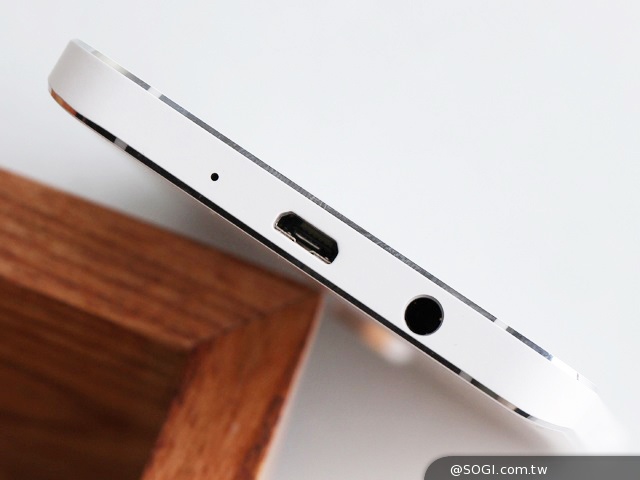 輕薄、金屬、平價、好拍 SAMSUNG GALAXY A3 輕薄、金屬、平價、好拍 SAMSUNG GALAXY A3