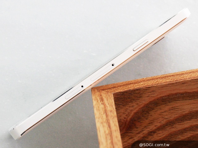 輕薄、金屬、平價、好拍 SAMSUNG GALAXY A3 輕薄、金屬、平價、好拍 SAMSUNG GALAXY A3