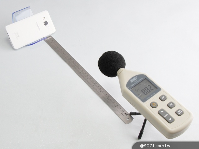 輕薄、金屬、平價、好拍 SAMSUNG GALAXY A3 輕薄、金屬、平價、好拍 SAMSUNG GALAXY A3