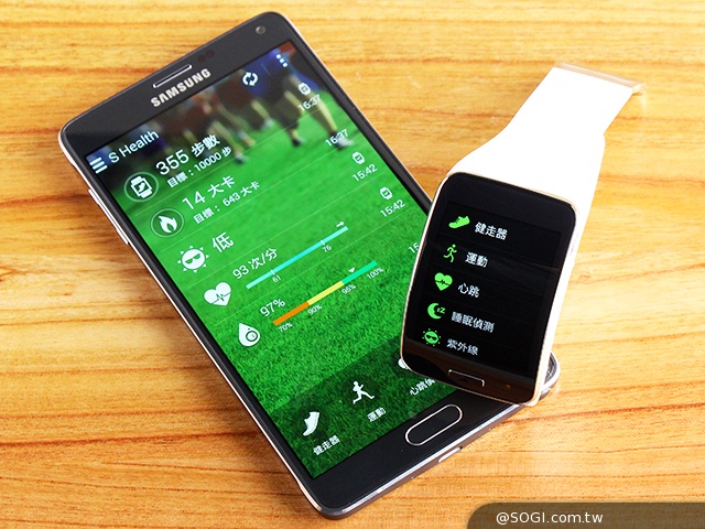 曲面螢幕+獨立通話 三星Gear S智慧手錶實測
