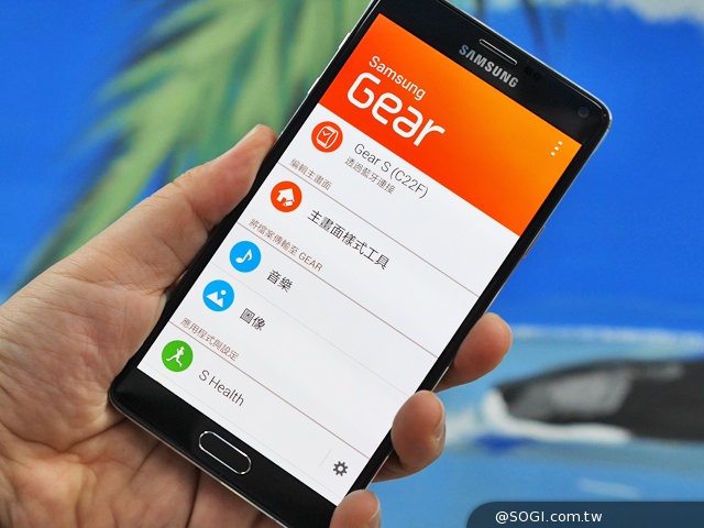 曲面螢幕+獨立通話 三星Gear S智慧手錶實測