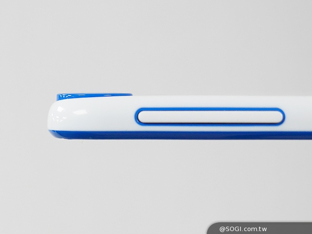 雙色拼接年輕風格 超值八核HTC Desire 820