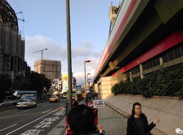 雙色拼接年輕風格 超值八核HTC Desire 820