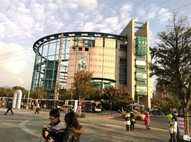 雙色拼接年輕風格 超值八核HTC Desire 820