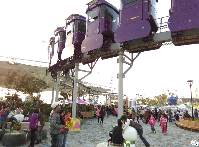 雙色拼接年輕風格 超值八核HTC Desire 820