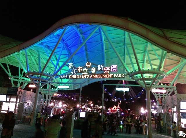 雙色拼接年輕風格 超值八核HTC Desire 820