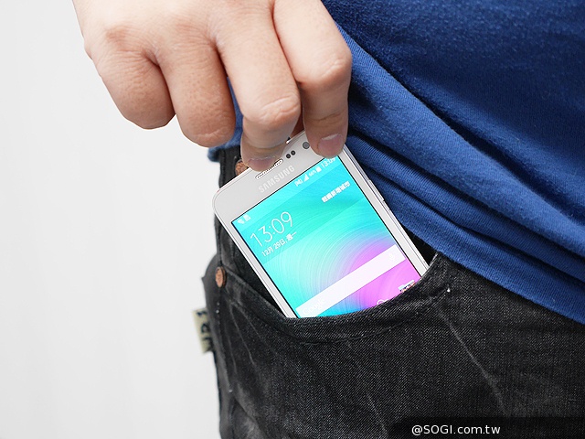 輕薄、金屬、平價、好拍 SAMSUNG GALAXY A3 輕薄、金屬、平價、好拍 SAMSUNG GALAXY A3