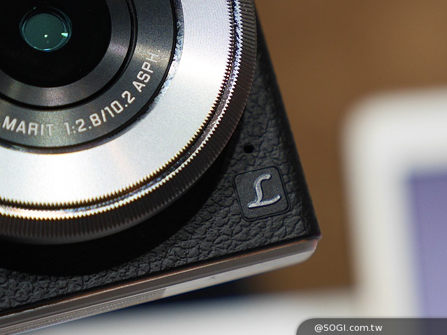 超强照相手机panasonic lumix cm1动手玩【ces 2015】