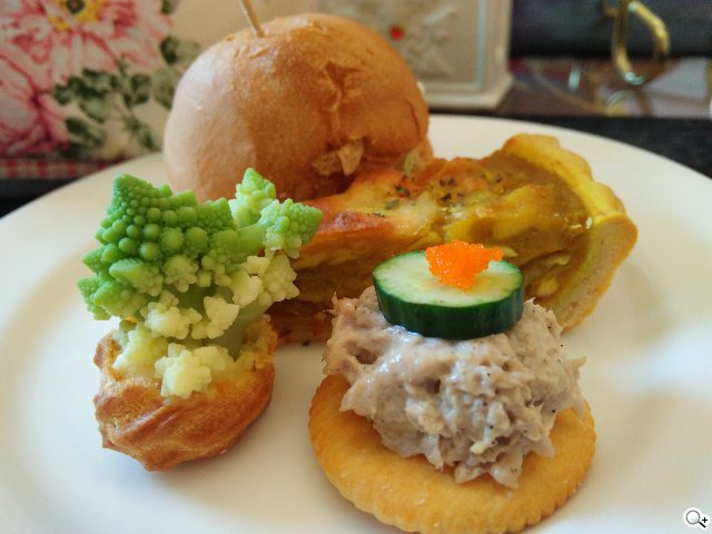 大隻佬手機iPhone6 Plus、OPPO N3外觀攝錄比拚