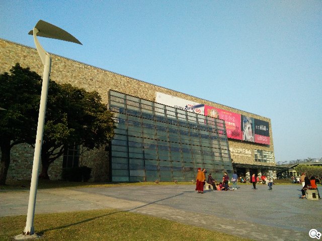 大隻佬手機iPhone6 Plus、OPPO N3外觀攝錄比拚