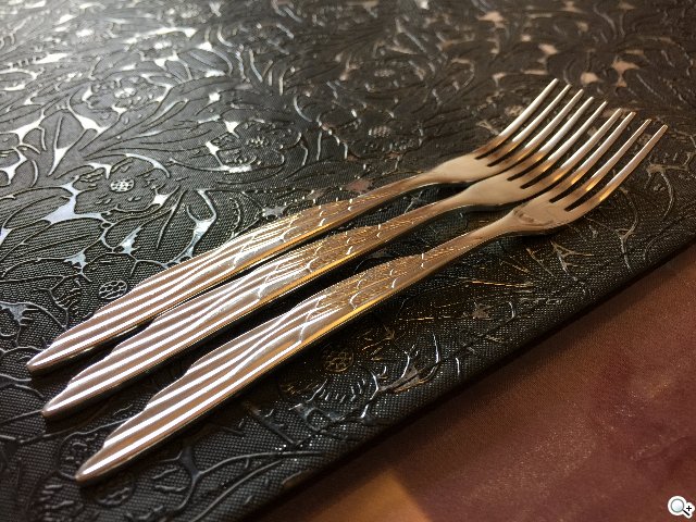 大隻佬手機iPhone6 Plus、OPPO N3外觀攝錄比拚