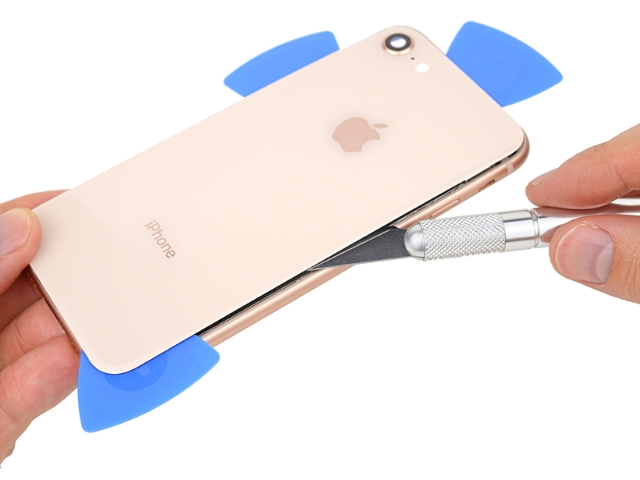 iPhone 8上市就被拆 iFixit評價維修難度一般 iPhone 8上市就被拆 iFixit評價維修難度一般