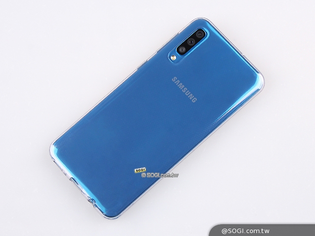 samsung galaxy a50 搭配盒装附赠的软式保护套,可提供手机基础的