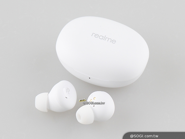 realme Buds Q白色限時價666元行動電源與 