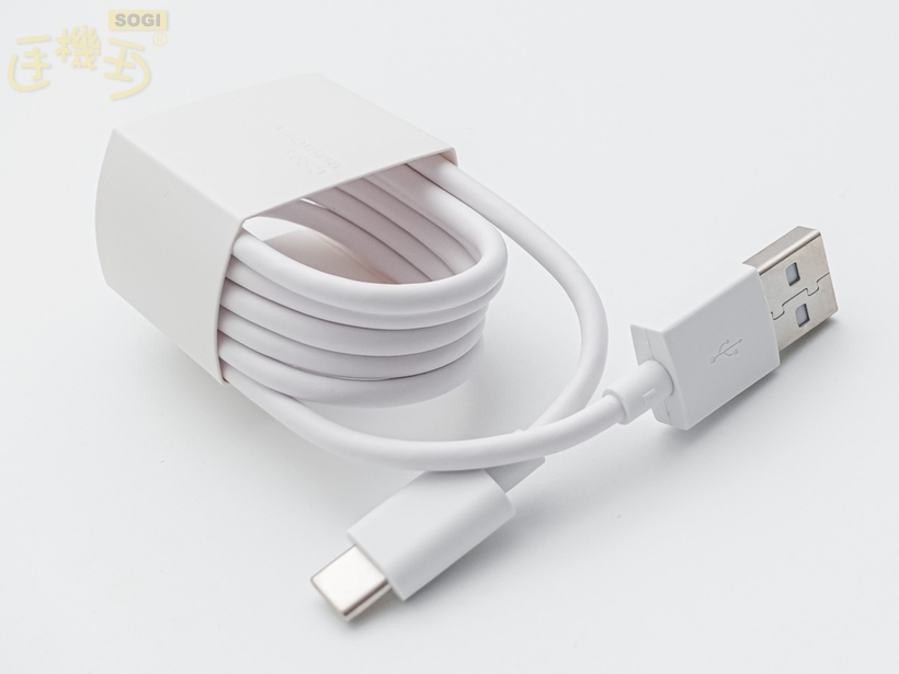 OPPO A79 5G 外觀介紹 - 傳輸線