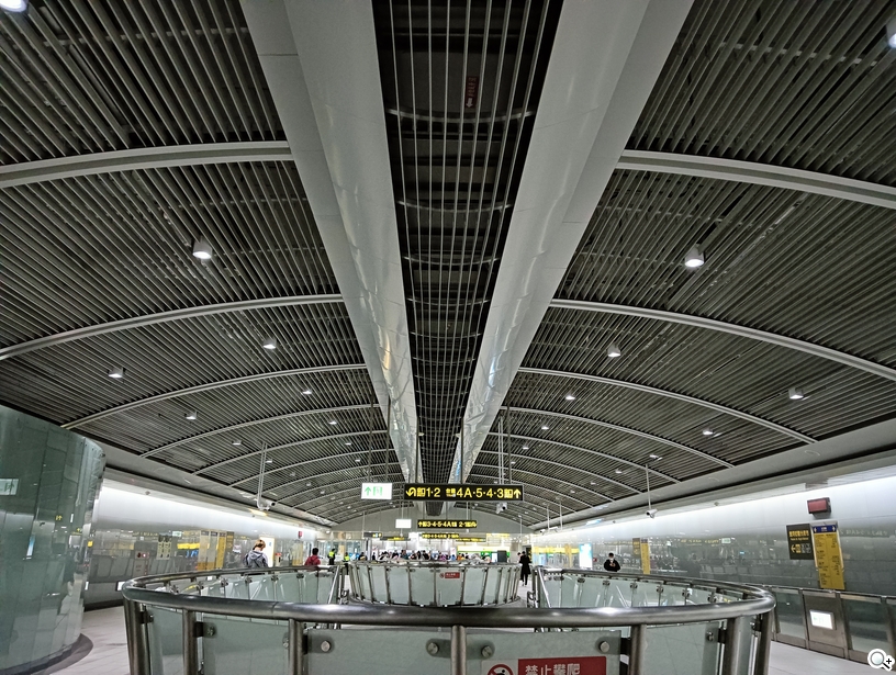 OPPO A79 5G 攝錄體驗 - 捷運站