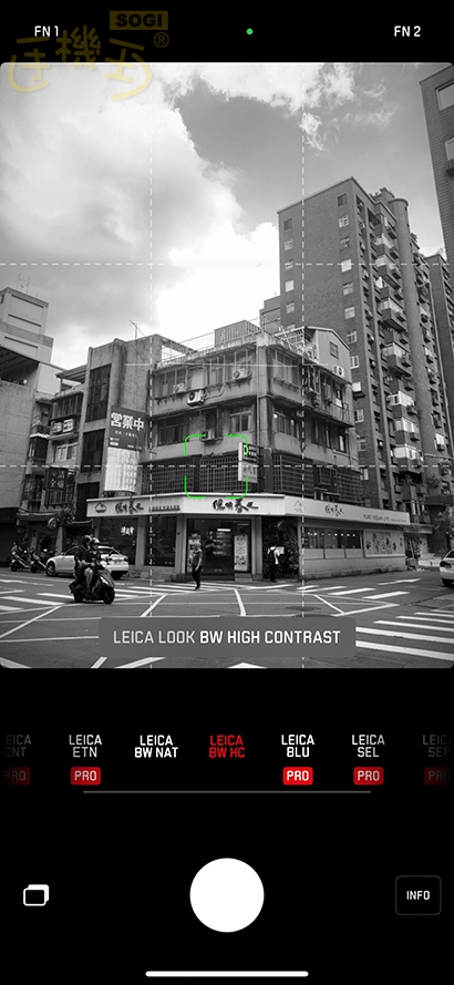 豐富風格濾鏡與經典相框 - 「LEICA LOOK BW HIGH CONTRAST」