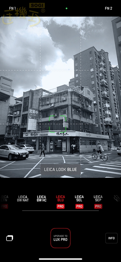 豐富風格濾鏡與經典相框 - 「LEICA LOOK BLUE」