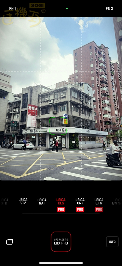 豐富風格濾鏡與經典相框 - LEICA LOOK CLASSIC」