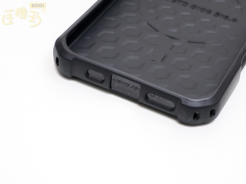 UAG 都會保護殼本體 - 底部