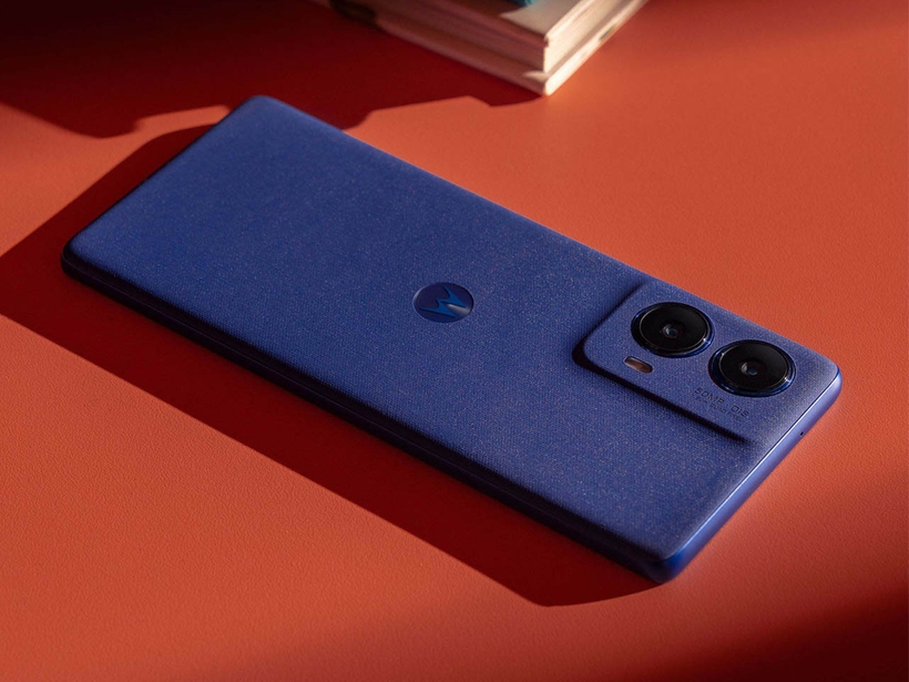 motorola g85 5G 開箱介紹 - 鈷藍色