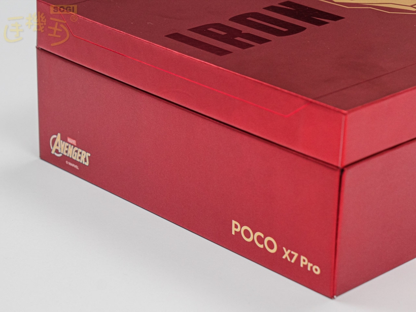 POCO X7 Pro 鋼鐵人聯名款重外觀介紹 - 盒裝側邊
