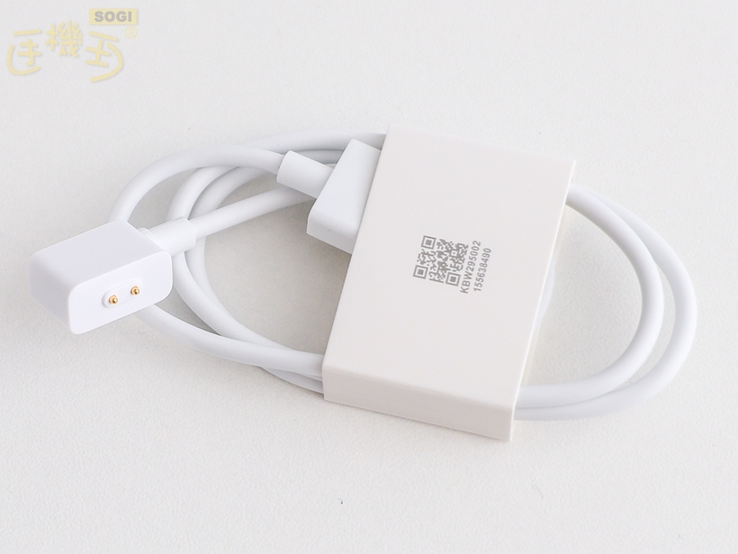  Xiaomi 手環 10 NFC 開箱 - 充電線