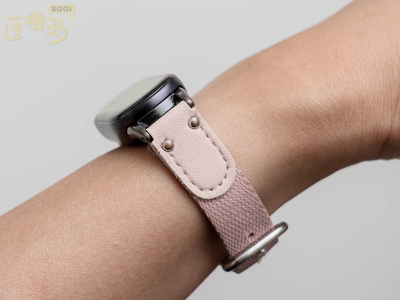  Xiaomi 手環 10 NFC 開箱 - 可沿用腕帶
