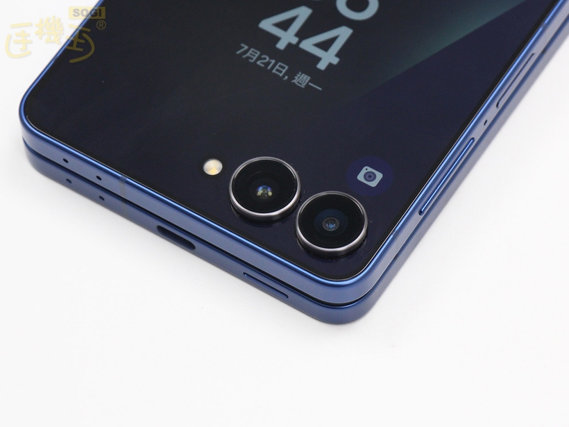三星 Galaxy Z Flip7 外觀介紹 - 封面螢幕主相機