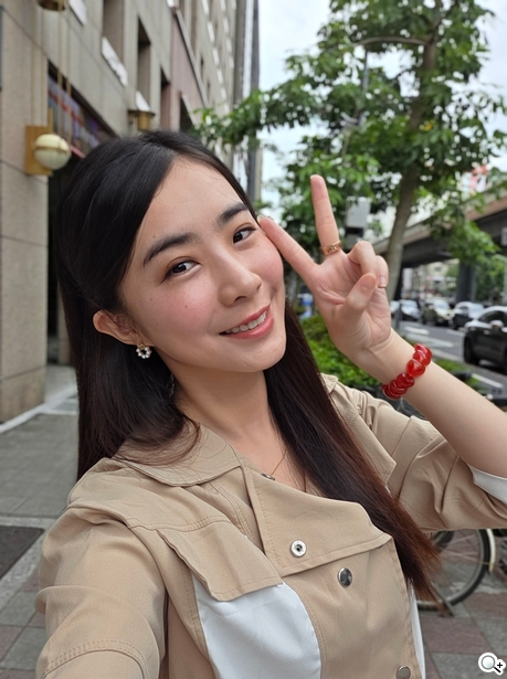 三星 Galaxy Z Fold7 封面螢幕鏡頭 - 人像效果_弱