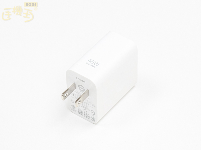 OPPO Reno14 F 5G 外觀介紹 - 充電器