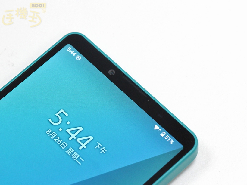 Sony Xperia 10 VII 外觀介紹 - 前鏡頭