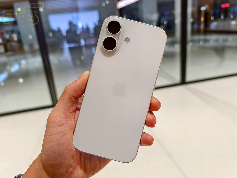 iPhone 17 標準版 - 實機展示