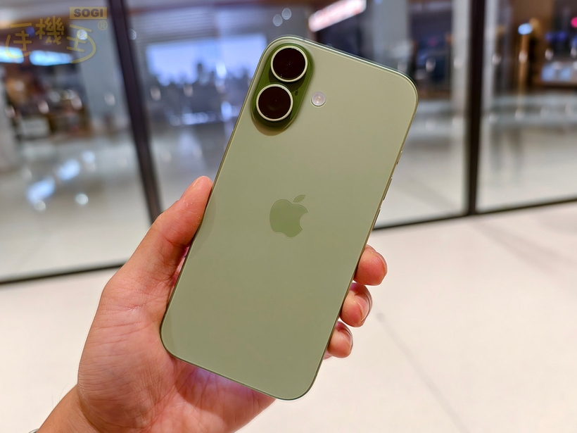 iPhone 17 標準版 - 實機展示