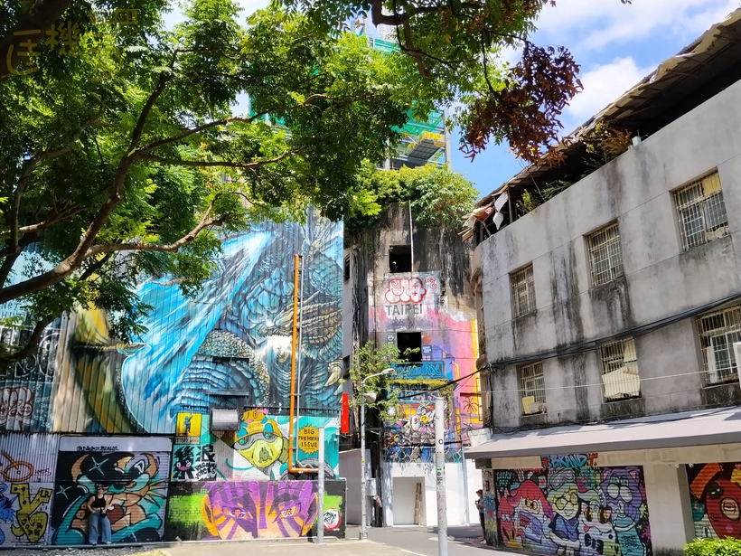 POCO M7 攝錄體驗 - 塗鴉