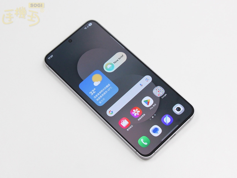 SAMSUNG Galaxy S25 FE 外觀介紹 - 正面
