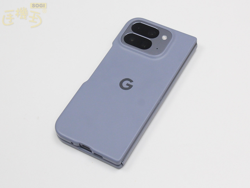 Google Pixel 10 Pro Fold 外觀介紹 - 摺疊背面