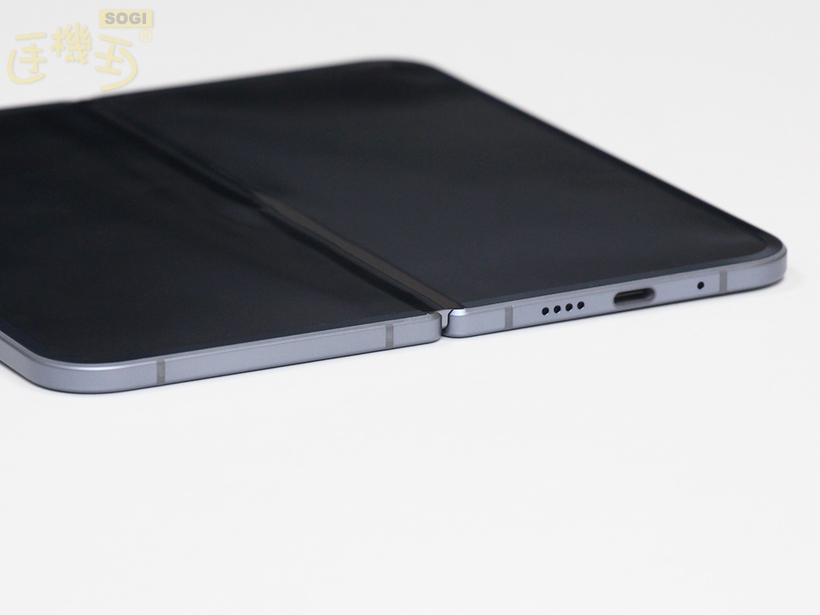 Google Pixel 10 Pro Fold 外觀介紹 - 底部