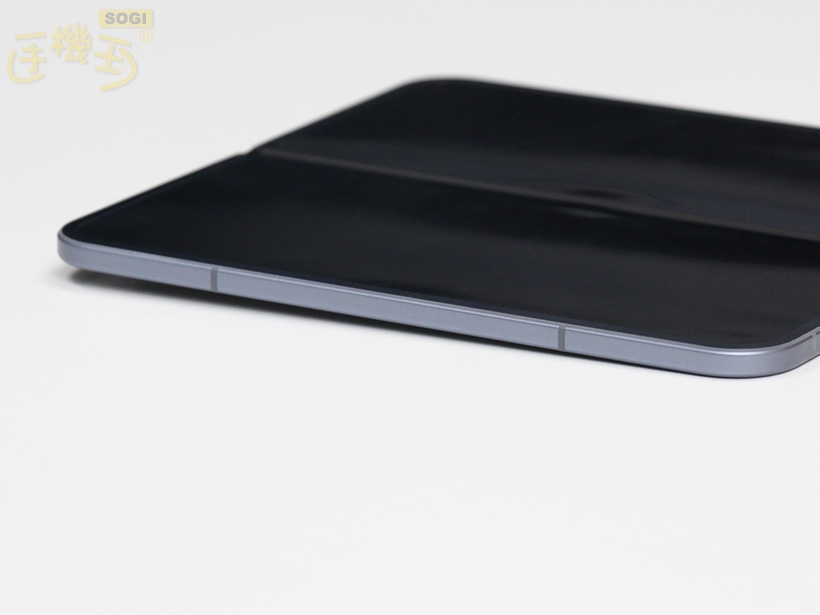 Google Pixel 10 Pro Fold 外觀介紹 - 左側