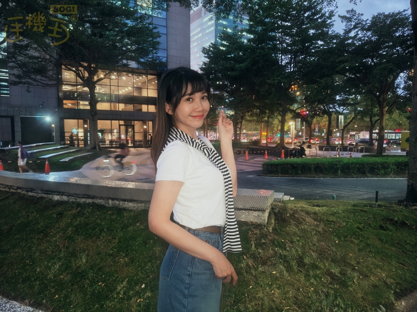 realme 15 5G 系列攝錄體驗 - 15 Pro 補光白
