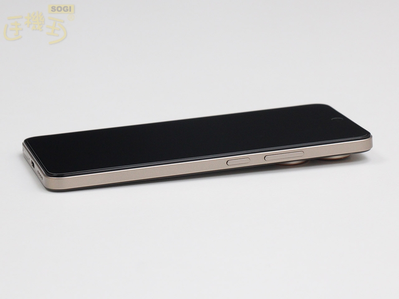 realme 15 5G 系列重點規格 - realme 15 右側