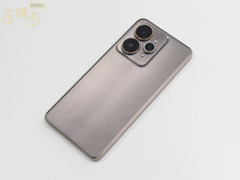 realme 15 5G 系列重點規格 - realme 15 背面