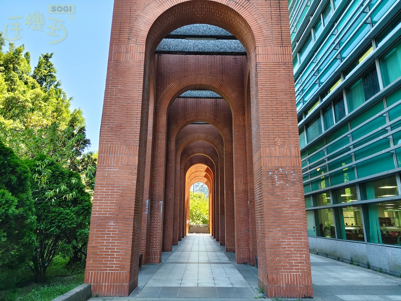 vivo V60 攝錄體驗 - 迴廊