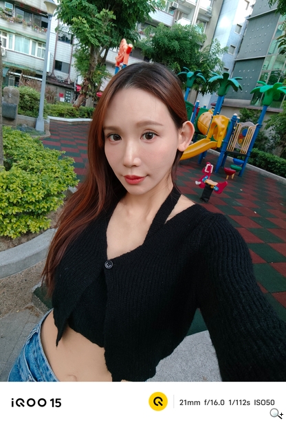 iQOO 15 相機測試 - 自拍景深-弱