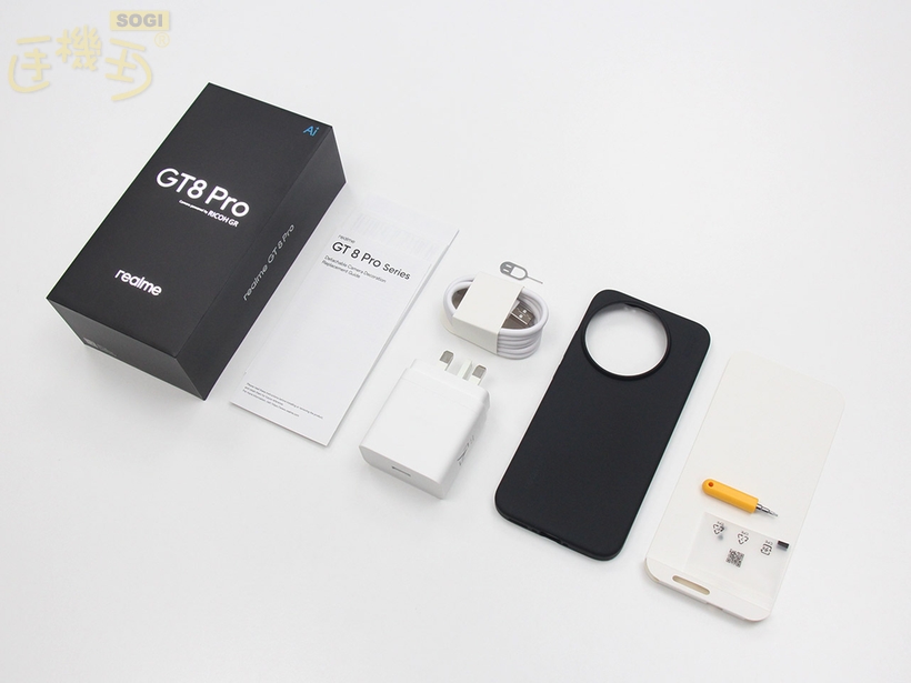 Realme GT 8 Pro 外觀介紹 - 盒裝配件