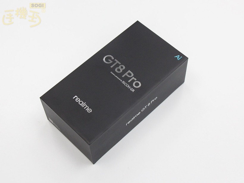 Realme GT 8 Pro 外觀介紹 - 手機盒裝